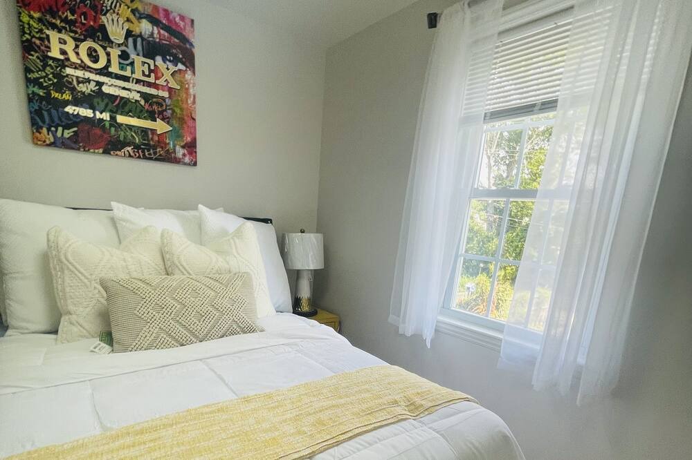 Photo of Bedroom in Parkville