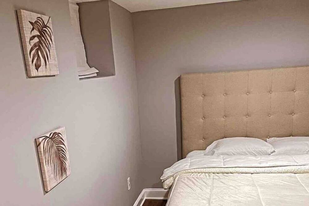 Photo of Bedroom in Forest Park