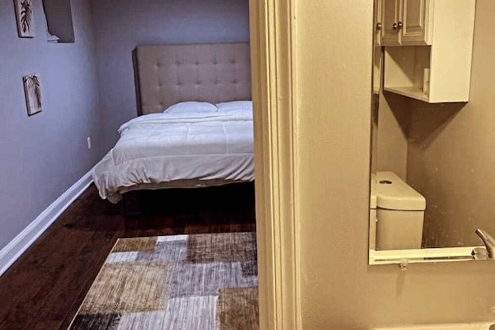 Photo of Bedroom in Forest Park