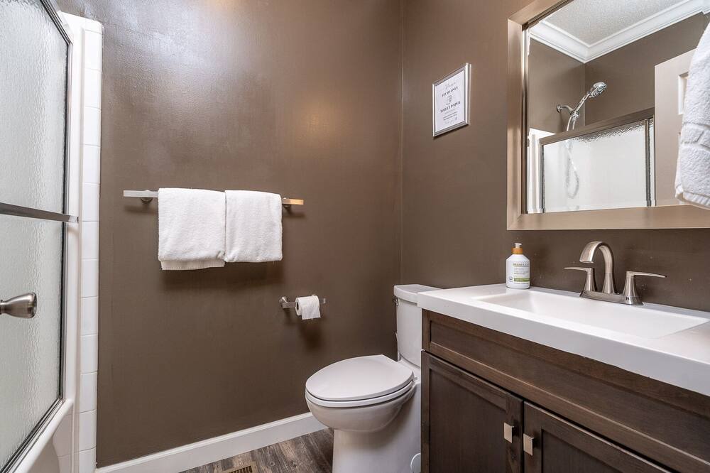 Photo of Bathroom in Beech Mountain