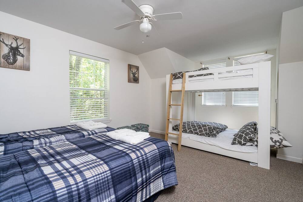 Photo of Bedroom in Beech Mountain