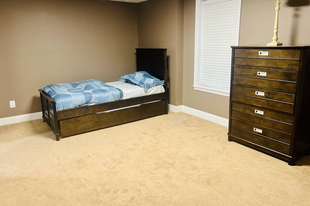Photo of Bedroom in Calhoun