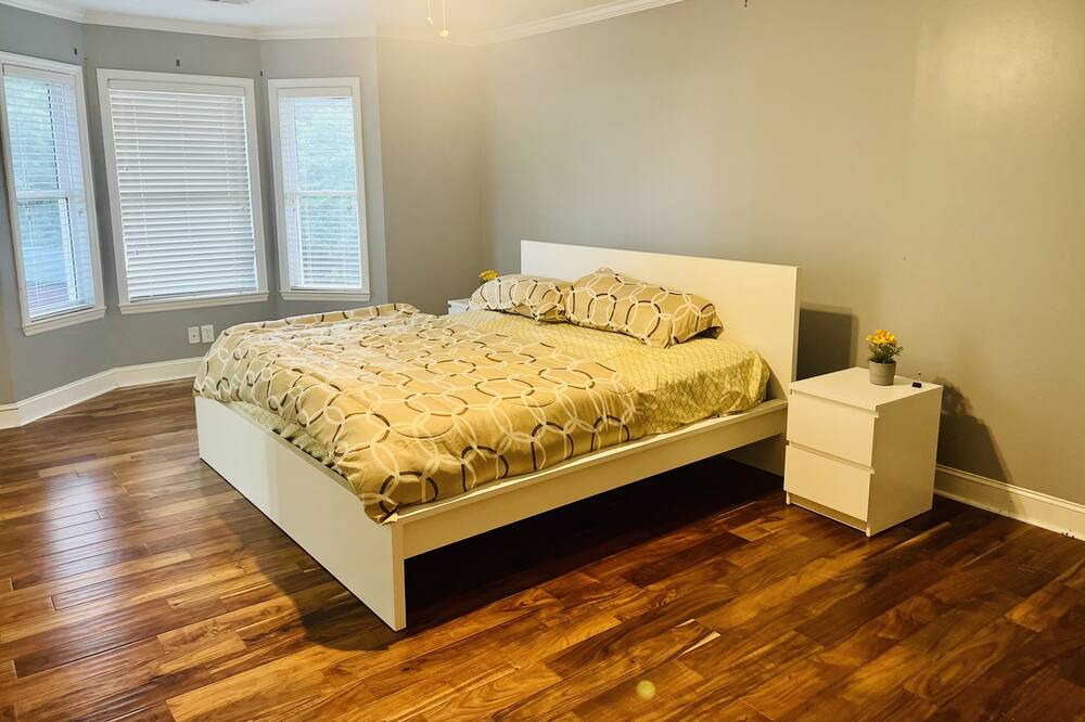 Photo of Bedroom in Calhoun