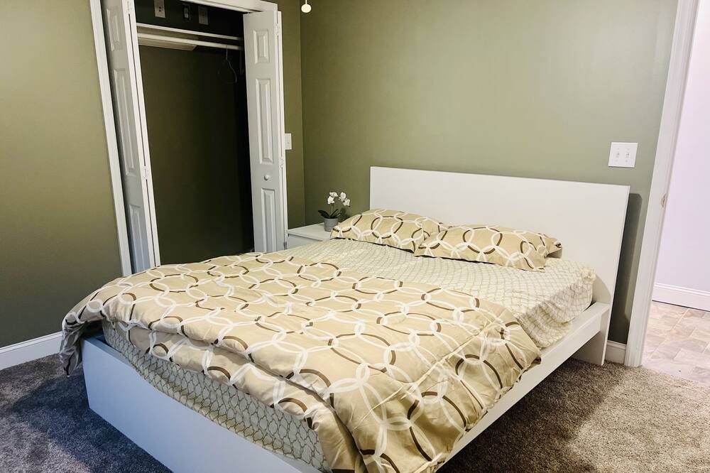Photo of Bedroom in Calhoun