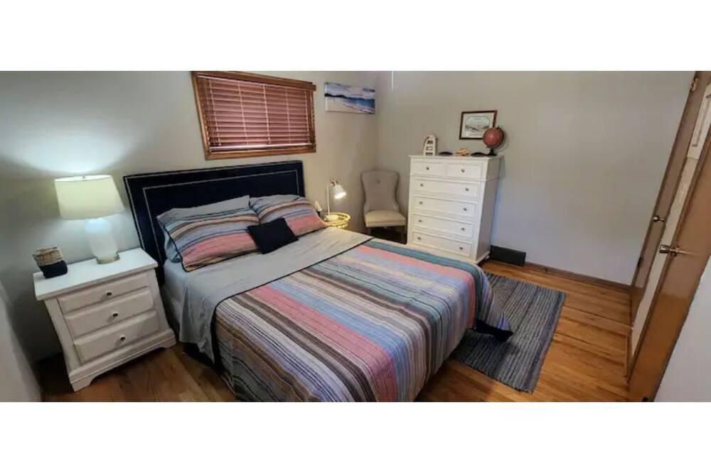 Photo of Bedroom in Aksarben - Elmwood Park