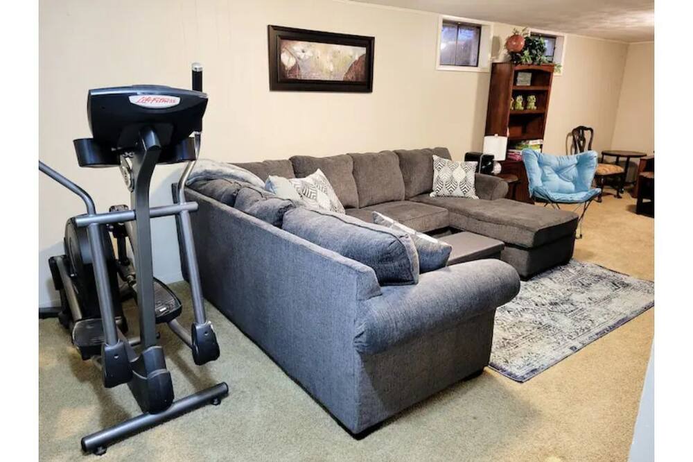 Photo of Bedroom in Aksarben - Elmwood Park
