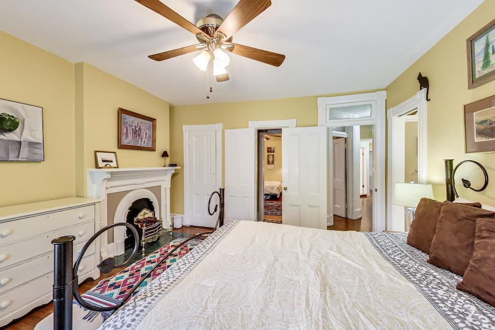 Photo of Bedroom in Takoma Park