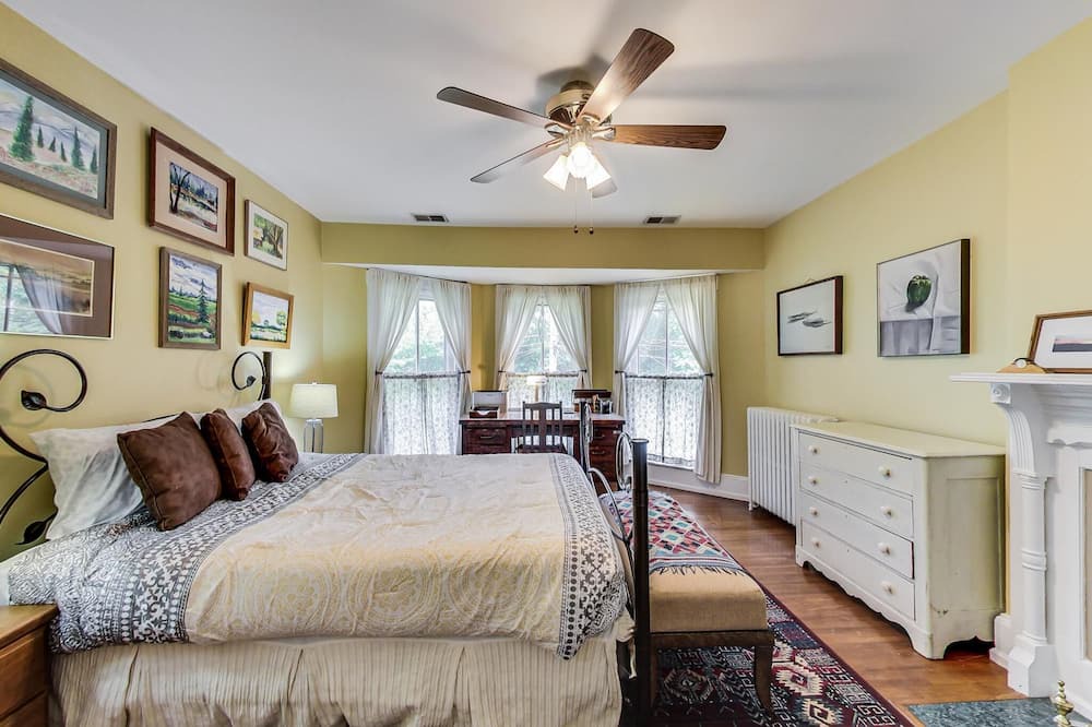 Photo of Bedroom in Takoma Park