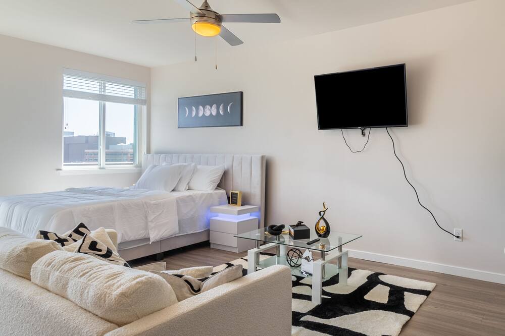 Photo of Bedroom in Downtown Baltimore