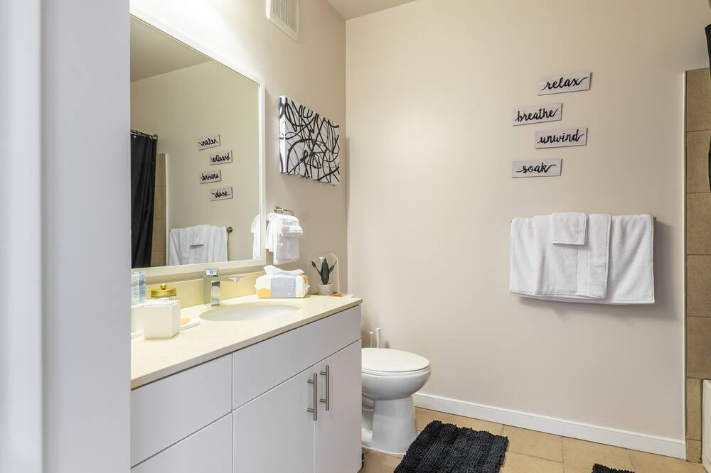 Photo of Bathroom in Downtown Baltimore