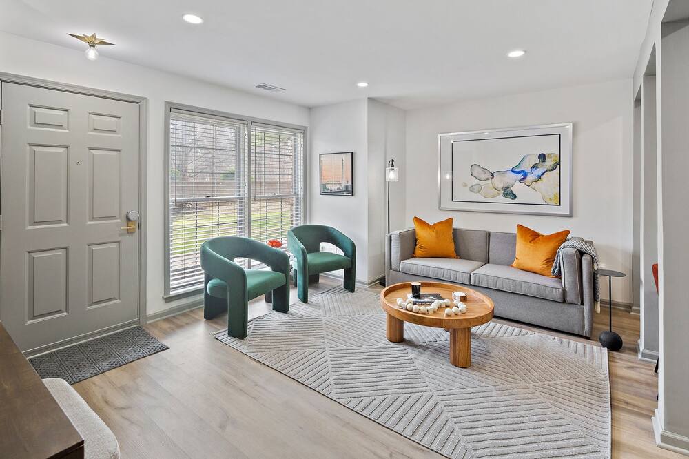 Photo of Livingroom in North Bethesda
