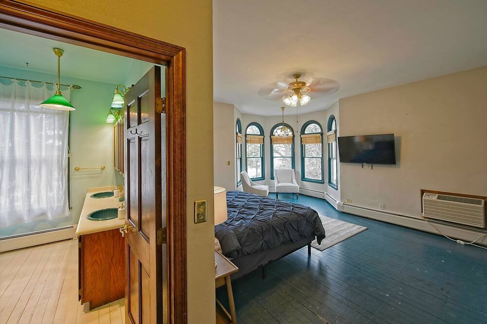 Photo of Bedroom in Fox Lake