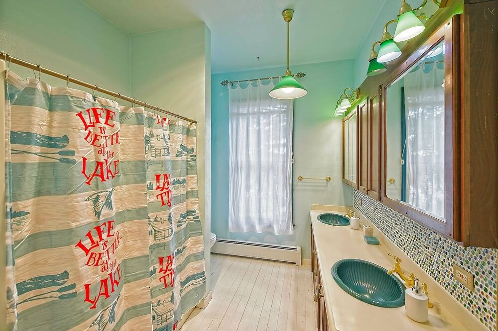 Photo of Bathroom in Fox Lake