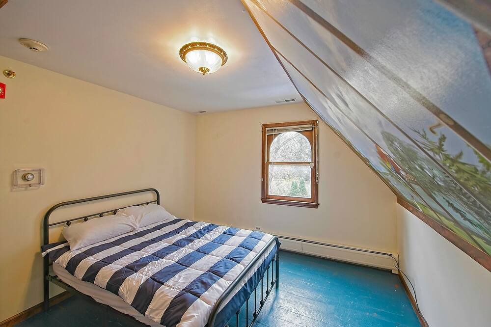 Photo of Bedroom in Fox Lake