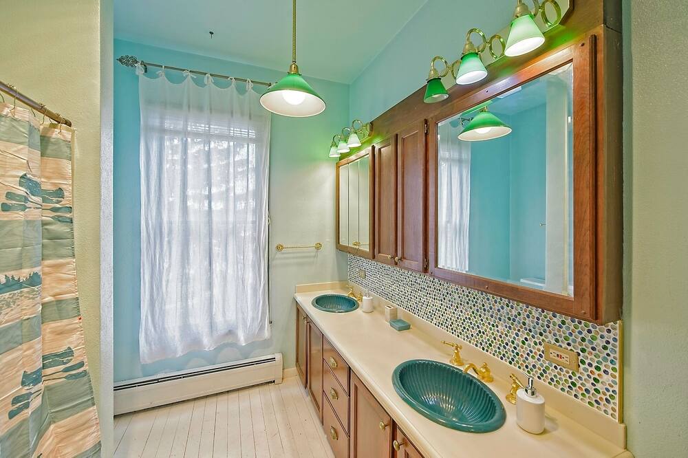 Photo of Bathroom in Fox Lake