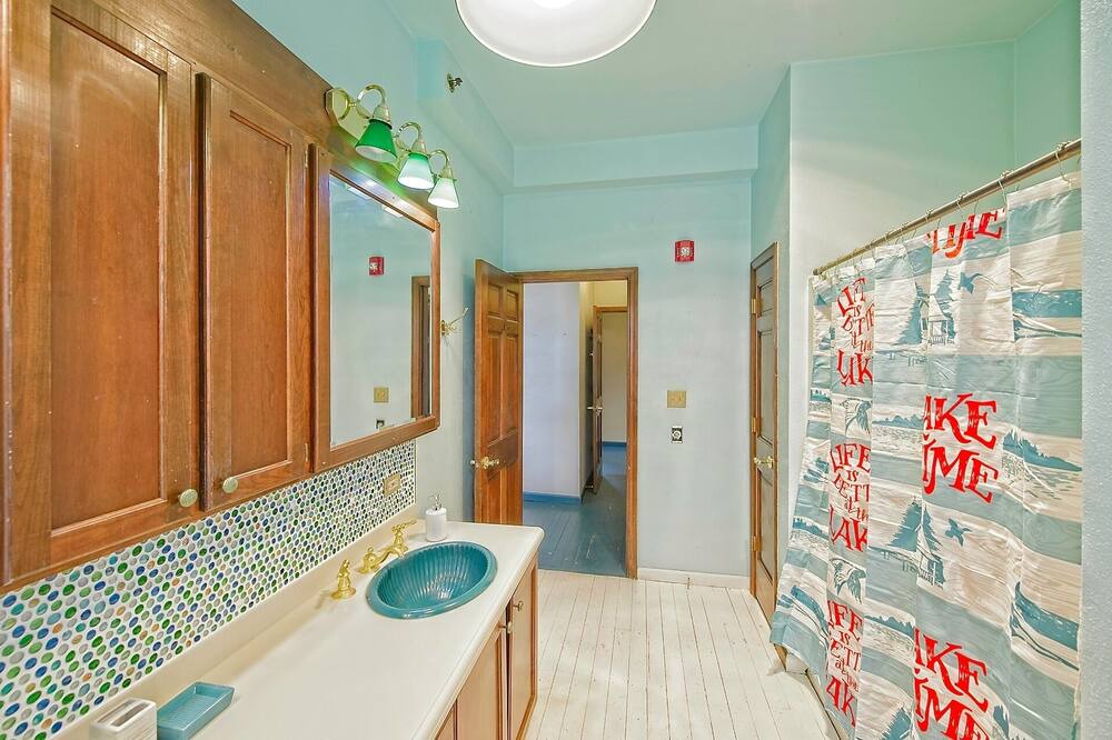 Photo of Bathroom in Fox Lake