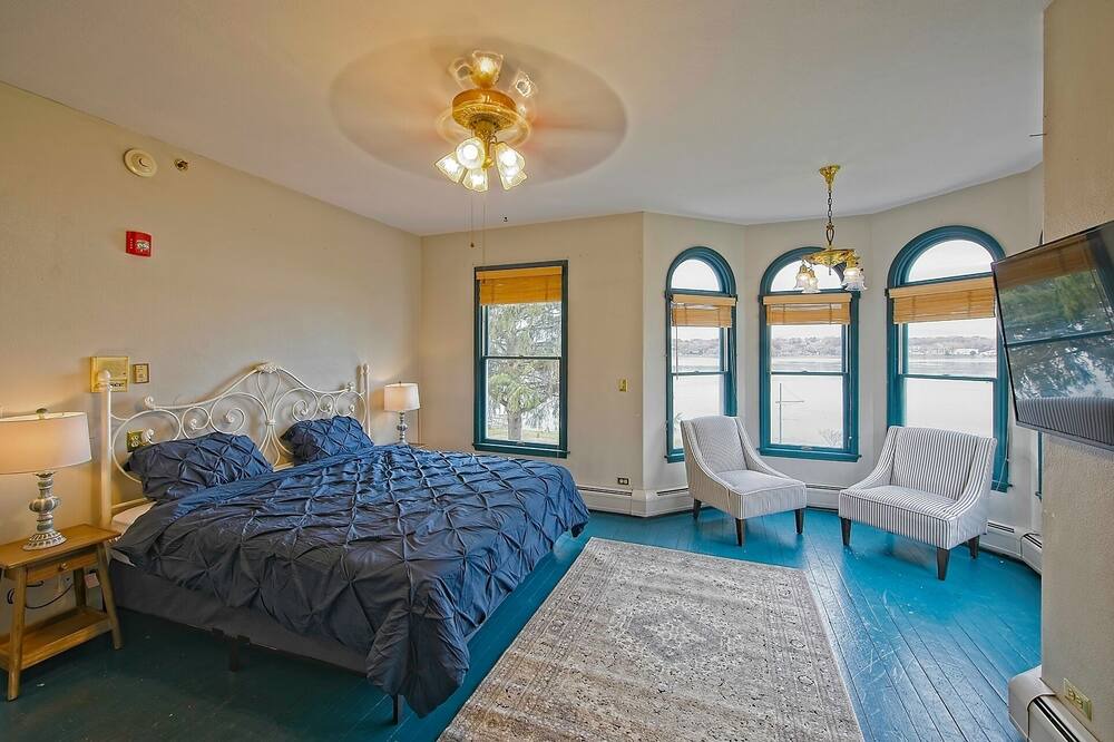 Photo of Bedroom in Fox Lake