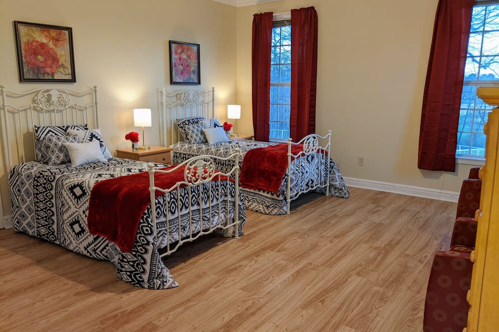 Photo of Bedroom in Calhoun