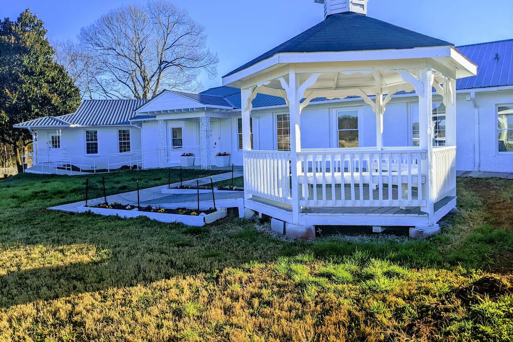 Photo of Outdoor in Calhoun