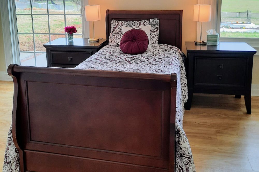 Photo of Bedroom in Calhoun