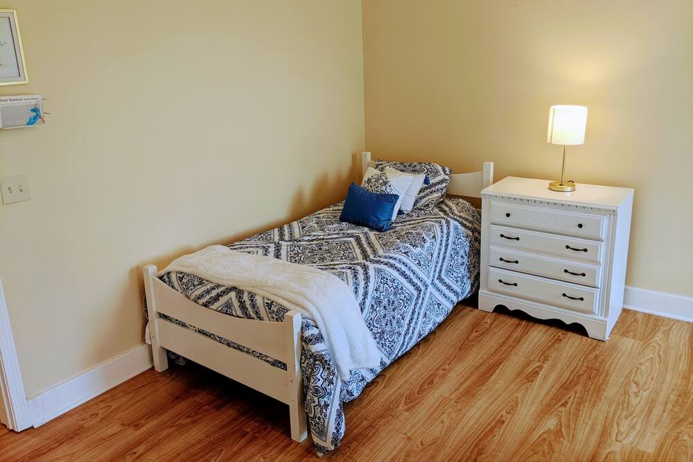 Photo of Bedroom in Calhoun