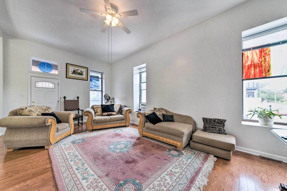 Photo of Livingroom in The Gate