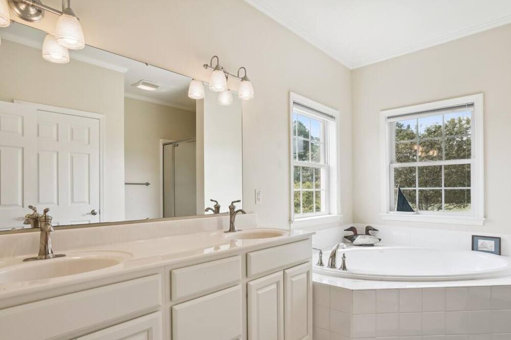 Photo of Bathroom in Woolford