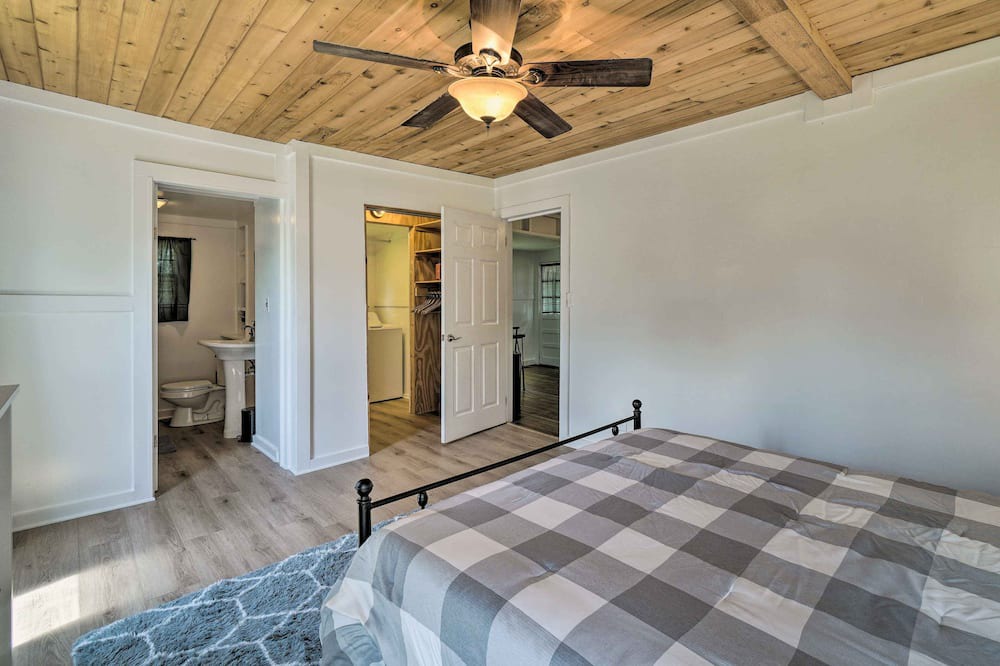 Photo of Bedroom in Alcoa