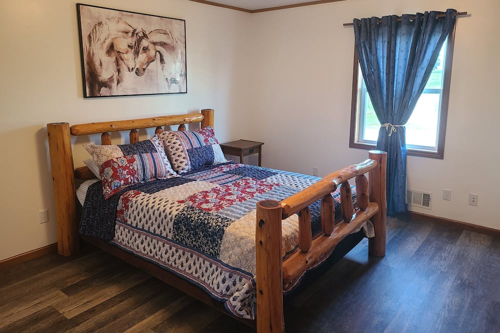Photo of Bedroom in Higbee