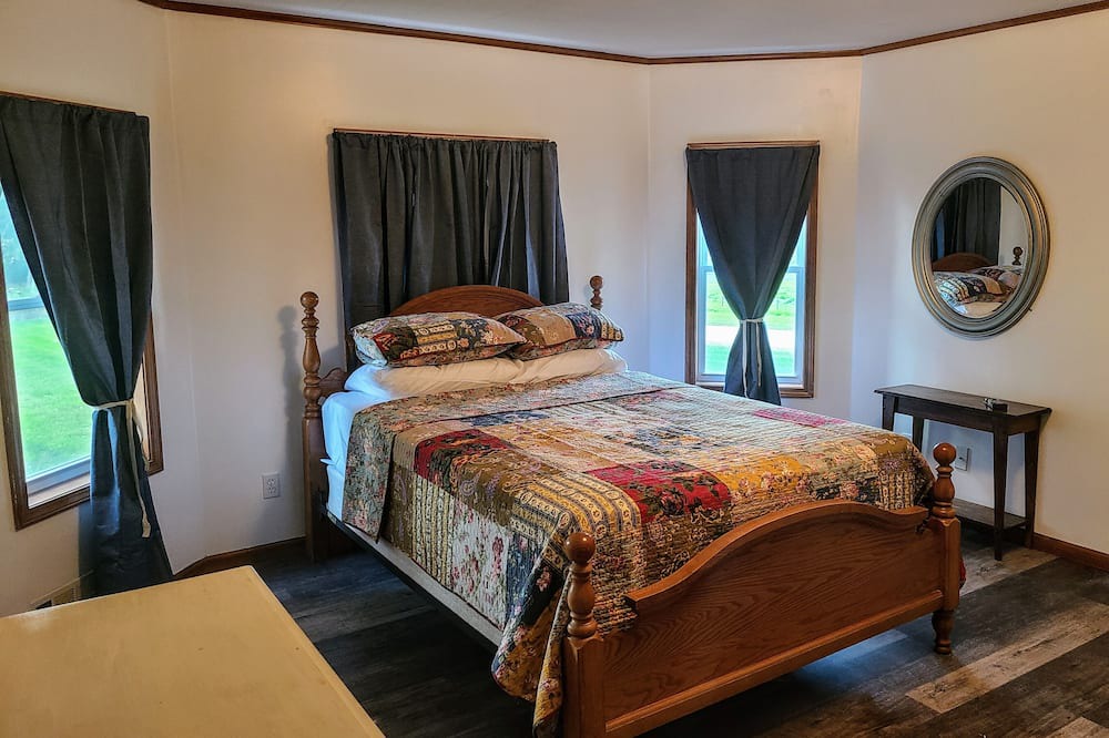 Photo of Bedroom in Higbee