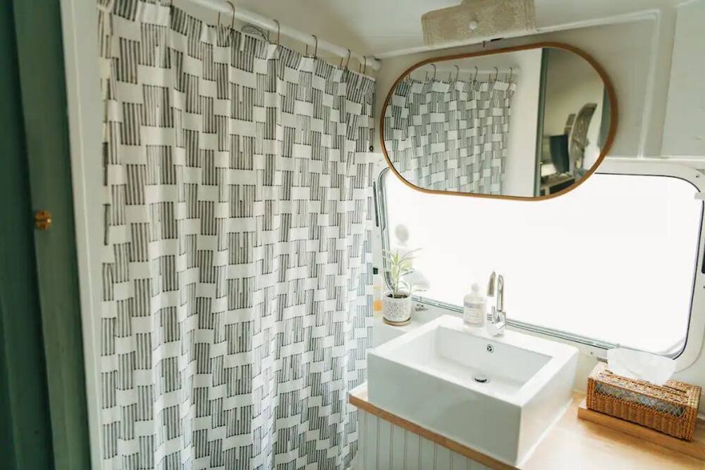 Photo of Bathroom in Kedron