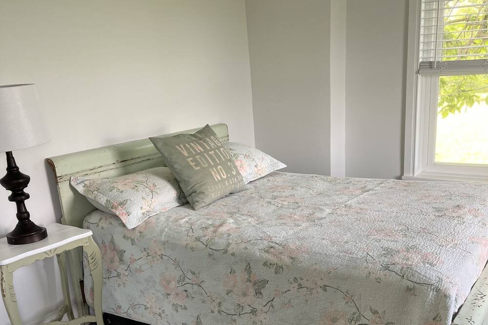 Photo of Bedroom in Uniontown