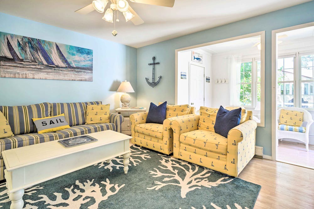 Photo of Livingroom in Village Green