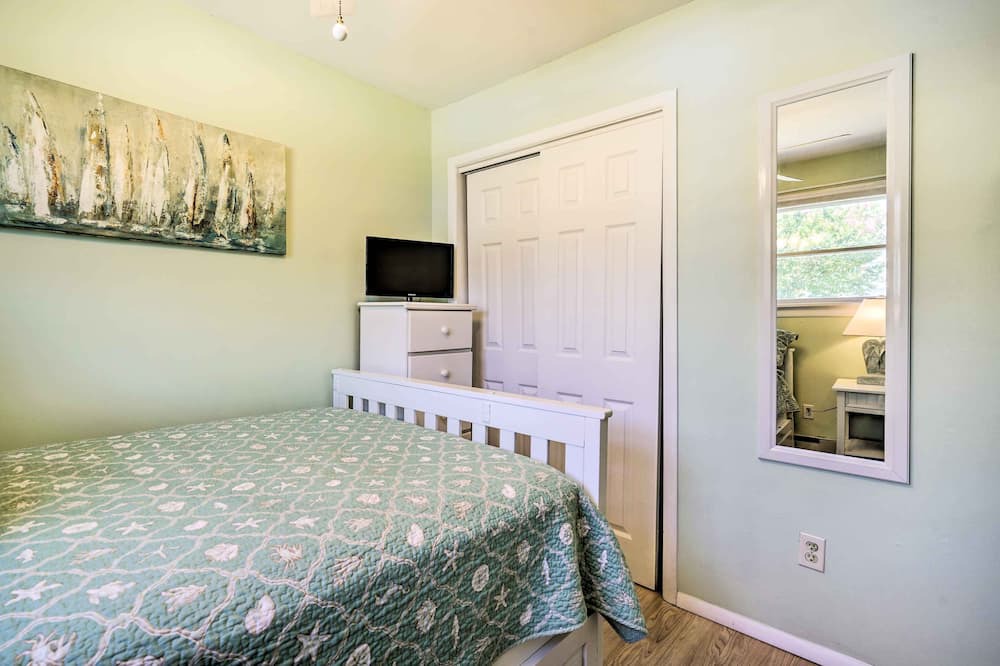 Photo of Bedroom in Village Green