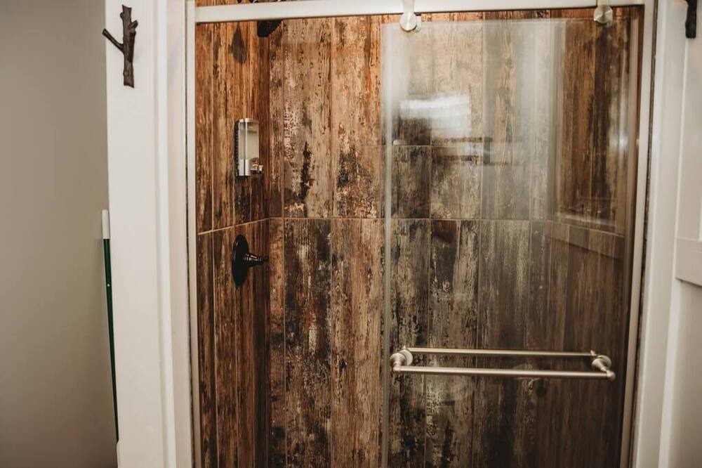 Photo of Bathroom in Tracy City