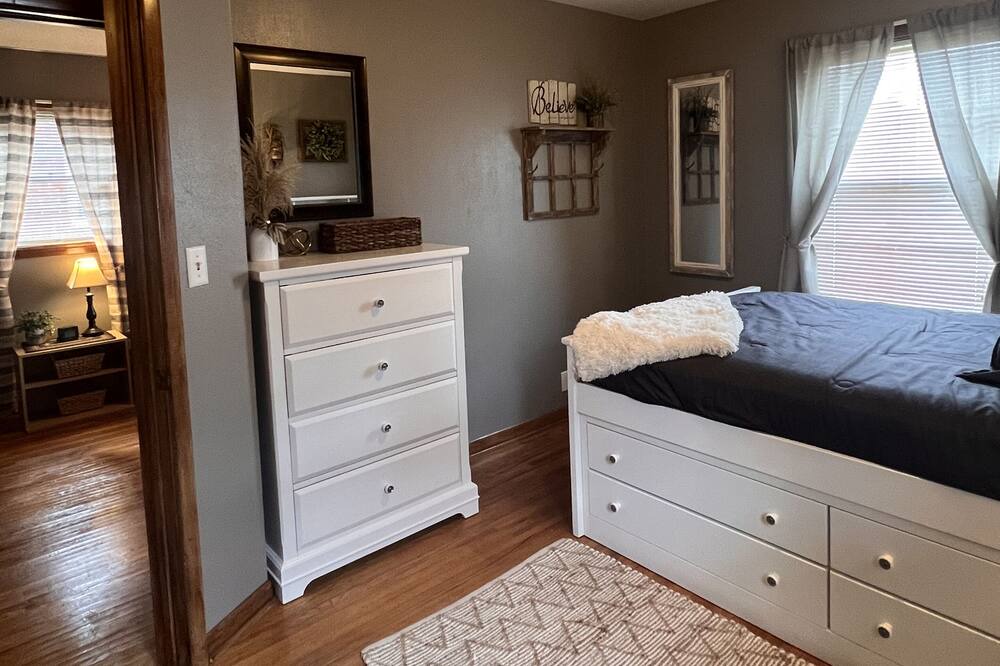 Photo of Bedroom in Mason City
