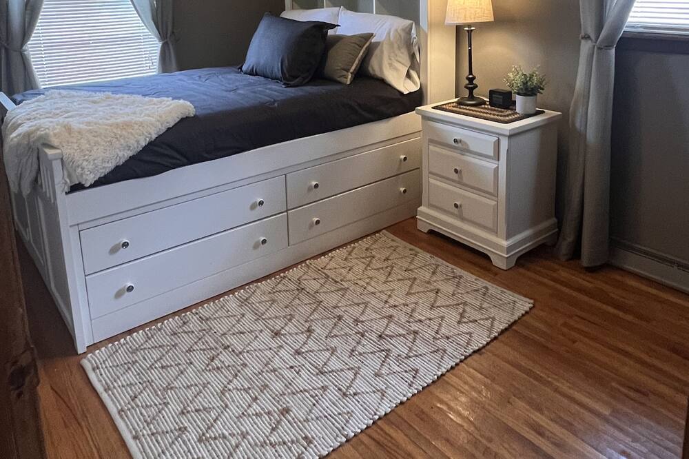 Photo of Bedroom in Mason City