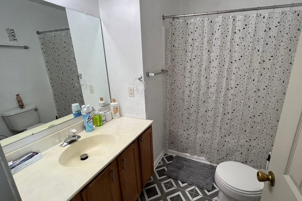 Photo of Bathroom in Newark