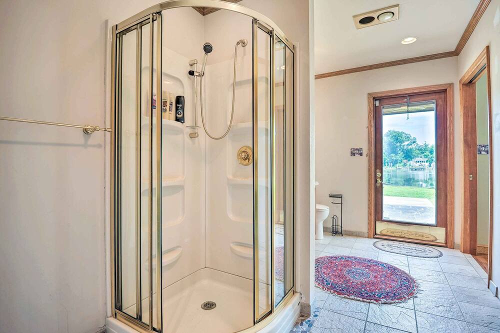 Photo of Bathroom in Bowleys Quarters