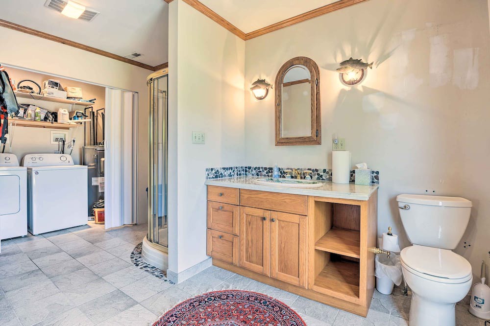 Photo of Bathroom in Bowleys Quarters