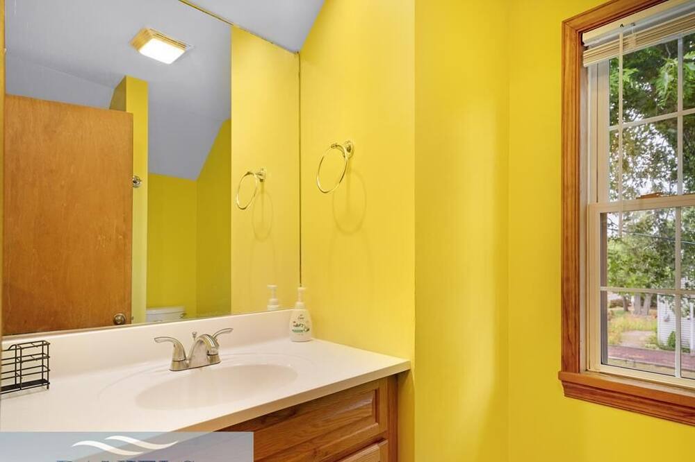Photo of Bathroom in Cape May Court House