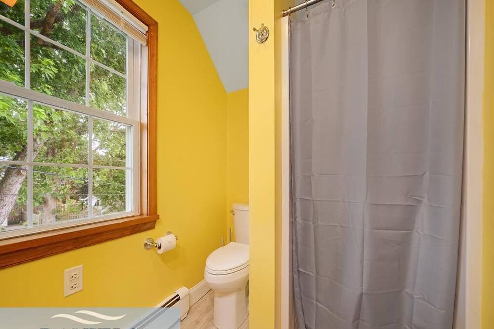Photo of Bathroom in Cape May Court House