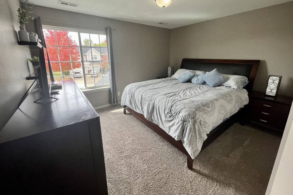 Photo of Bedroom in Grimes