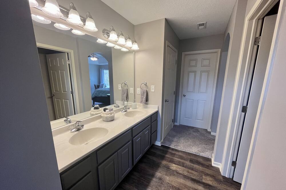 Photo of Bathroom in Grimes