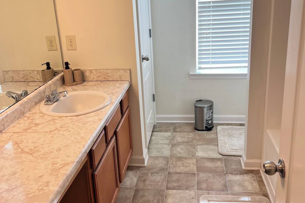 Photo of Bathroom in Hiram