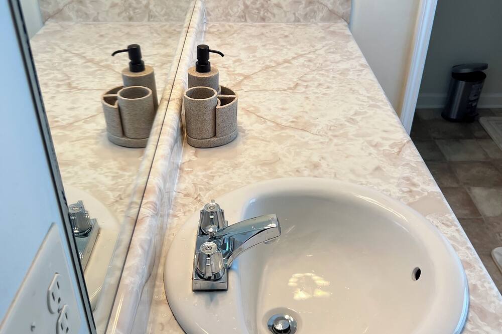 Photo of Bathroom in Hiram