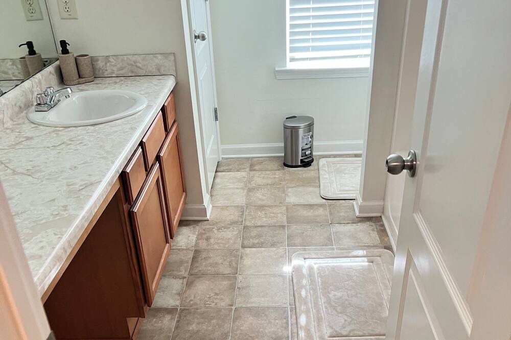Photo of Bathroom in Hiram