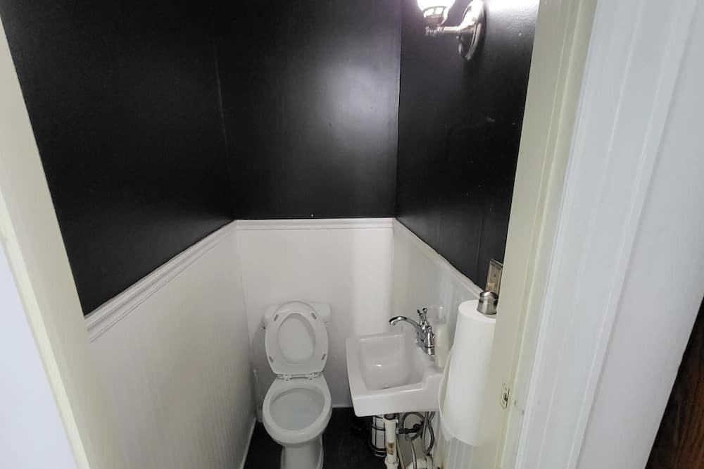 Photo of Bathroom in Glen Burnie