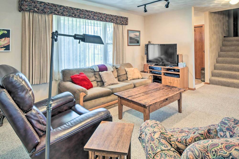Photo of Livingroom in Mount Pleasant