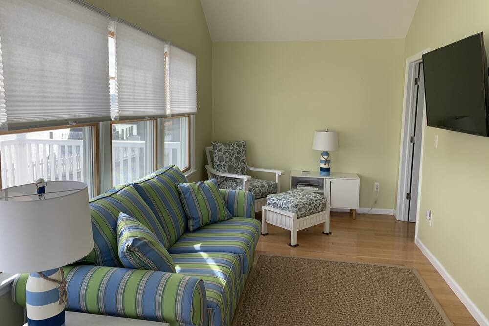Photo of Livingroom in Mystic Island